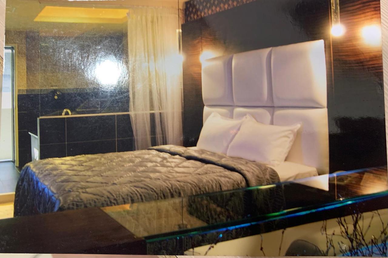 Alexander Motel Kaohsiung Eksteriør bilde