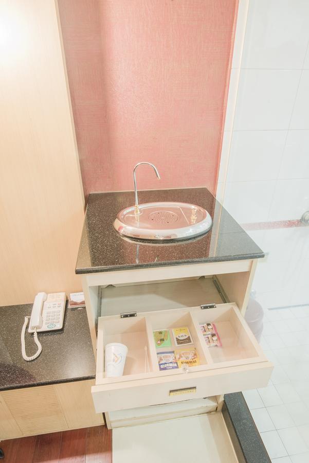 Alexander Motel Kaohsiung Eksteriør bilde