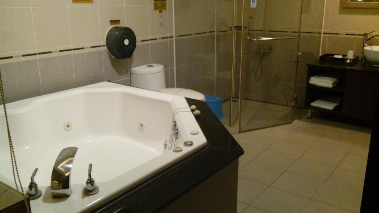 Alexander Motel Kaohsiung Eksteriør bilde