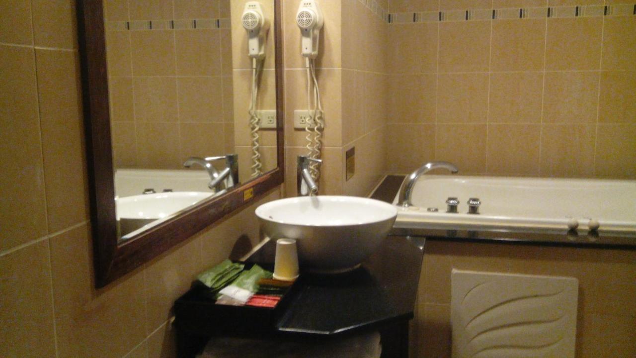 Alexander Motel Kaohsiung Eksteriør bilde